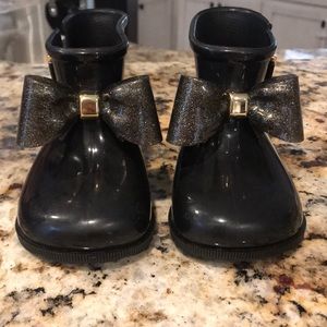 Mini Mellisa Black rain booties.